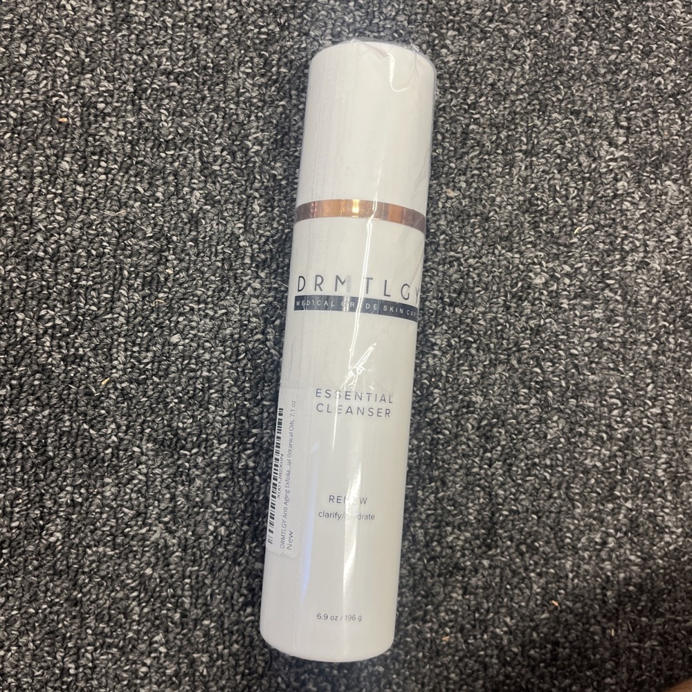 DRMTLGY Essential Cleanser RENEW 6.9oz  (196g) Facial Cleanser - Brand New